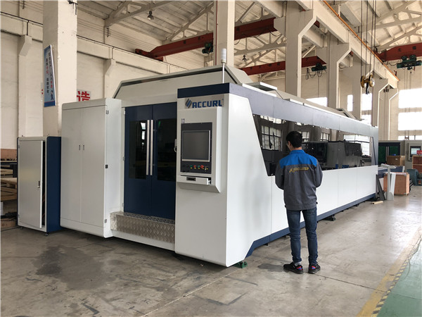Өндөр хурдны 700W 1000W CNC Fiber Laser Cutting Machine Stainless Steel Нүүрстөрөгчийн Ган төмрийн металл